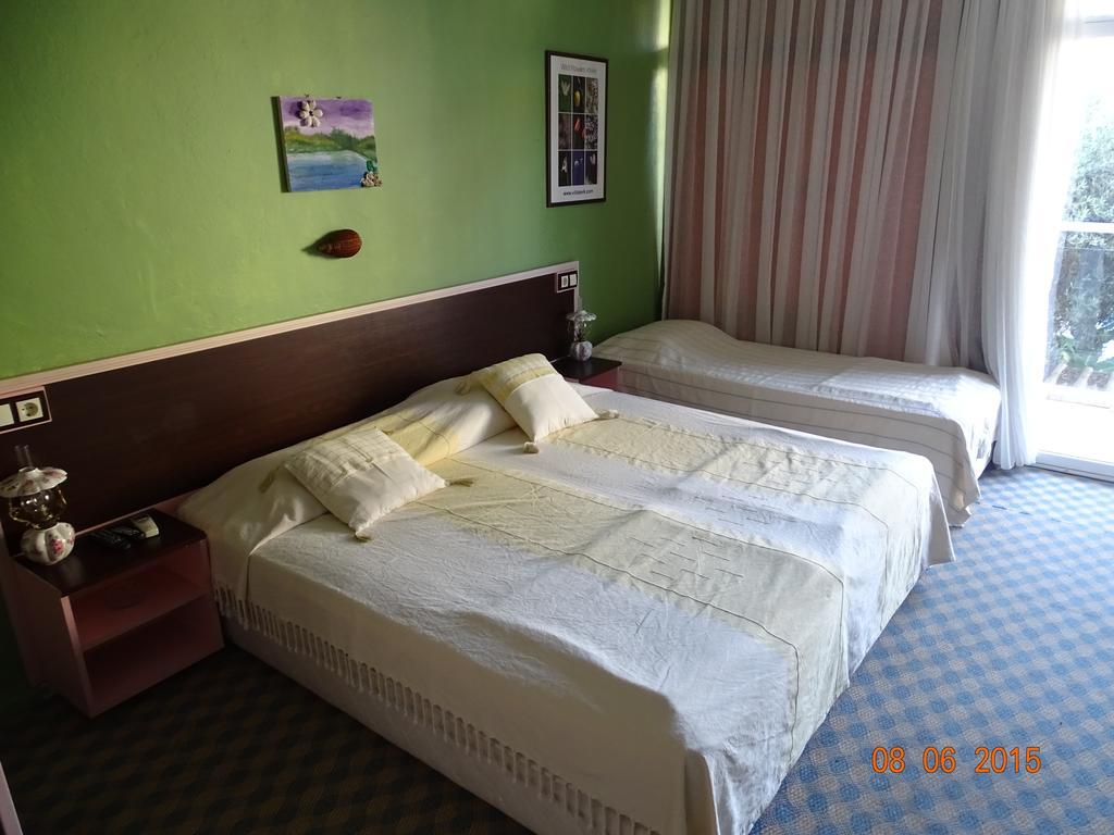 Hotel Villa Berk Fethiye Rum bild